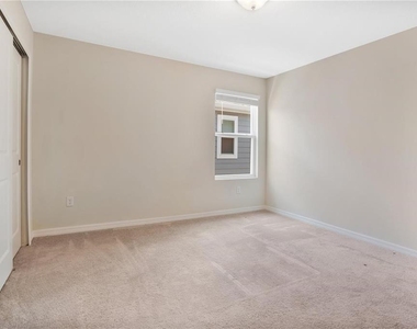 2552 Bright Jewel Street - Photo Thumbnail 5