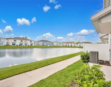 2552 Bright Jewel Street - Photo Thumbnail 9