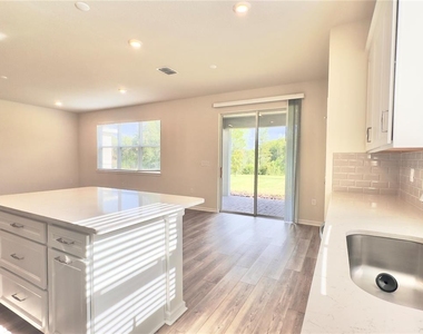 17431 Saw Palmetto Avenue - Photo Thumbnail 9