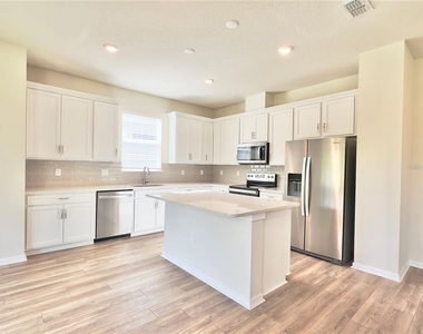 17431 Saw Palmetto Avenue - Photo Thumbnail 7