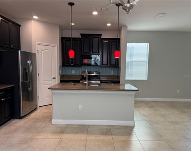 15025 Evergreen Oak Loop - Photo Thumbnail 2