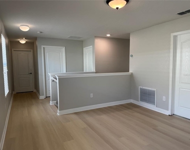 15025 Evergreen Oak Loop - Photo Thumbnail 5