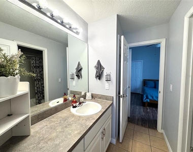 4775 Cumbrian Lakes Drive - Photo Thumbnail 8