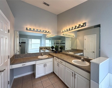 4775 Cumbrian Lakes Drive - Photo Thumbnail 16