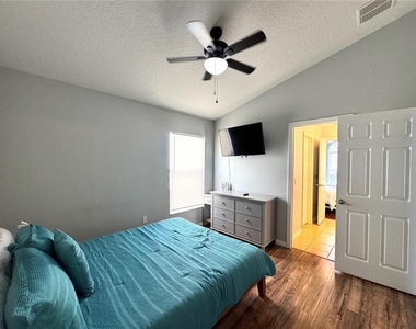 4775 Cumbrian Lakes Drive - Photo Thumbnail 12