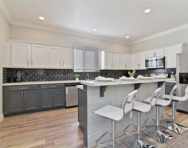 701 Kettering Road - Photo Thumbnail 9