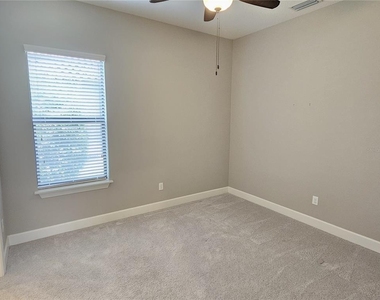 5668 Cantucci Street - Photo Thumbnail 41