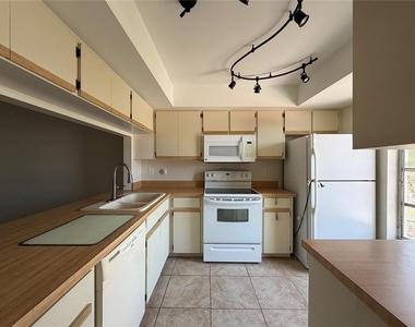 635 Harvey Street - Photo Thumbnail 5