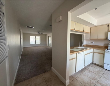635 Harvey Street - Photo Thumbnail 2