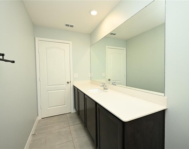 1563 Swan Lake Circle - Photo Thumbnail 40
