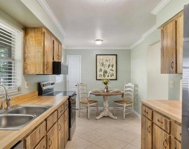 1895 W Oakwood Loop - Photo Thumbnail 8