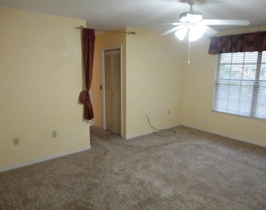 7823 Sw 9th Place - Photo Thumbnail 7