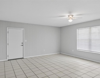 3907 Nw 21st Street - Photo Thumbnail 11