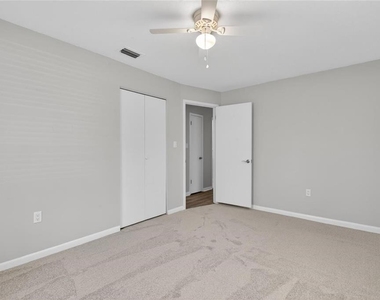 3907 Nw 21st Street - Photo Thumbnail 24
