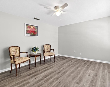 3907 Nw 21st Street - Photo Thumbnail 2
