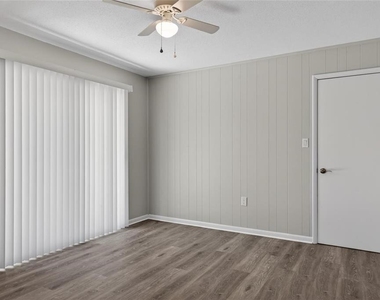 3907 Nw 21st Street - Photo Thumbnail 10