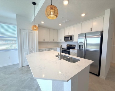 17565 Opal Sand Drive - Photo Thumbnail 2