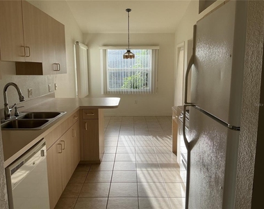 2700 S Biscayne Drive - Photo Thumbnail 3