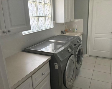 5796 Ivrea Drive - Photo Thumbnail 12