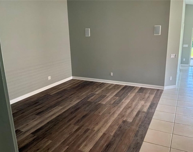 5796 Ivrea Drive - Photo Thumbnail 4