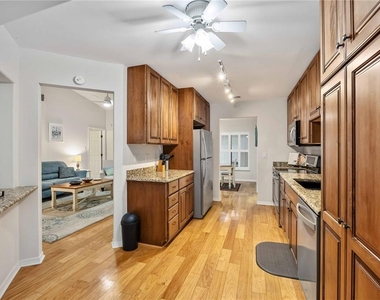 231 Southampton Lane - Photo Thumbnail 7
