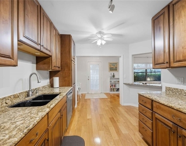 231 Southampton Lane - Photo Thumbnail 9