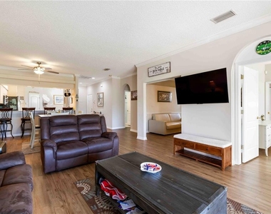 5064 Mahogany Run Avenue - Photo Thumbnail 7