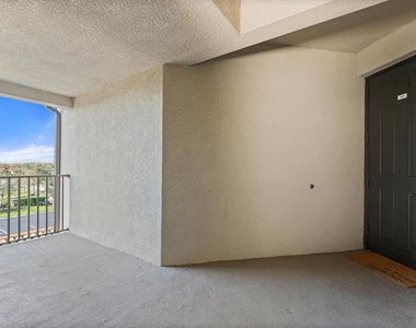 16904 Vardon Terrace - Photo Thumbnail 2