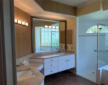 8544 Park Shore Lane - Photo Thumbnail 21