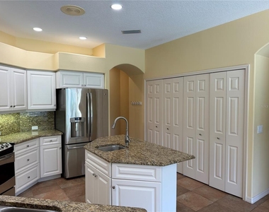 8544 Park Shore Lane - Photo Thumbnail 11