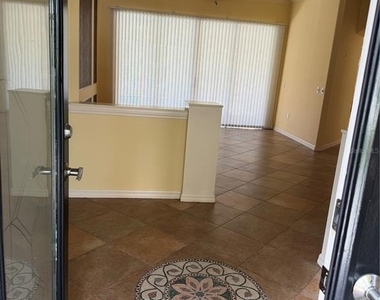8544 Park Shore Lane - Photo Thumbnail 4