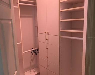 8544 Park Shore Lane - Photo Thumbnail 23