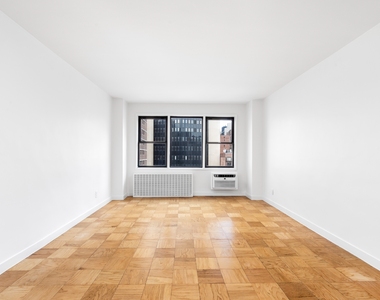 East 36th Street - Photo Thumbnail 3
