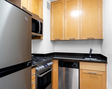 East 36th Street - Photo Thumbnail 7