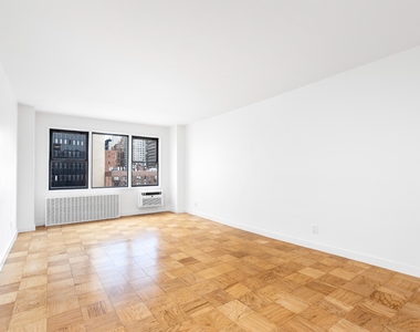 East 36th Street - Photo Thumbnail 5