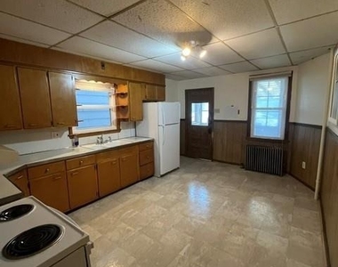 124 E Fell Street - Photo Thumbnail 5