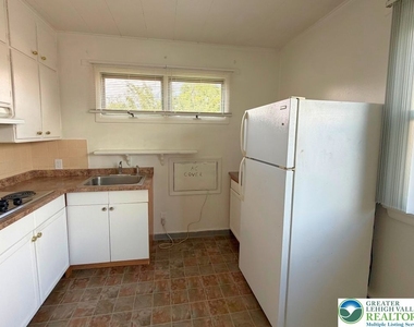 816 Main Street - Photo Thumbnail 7