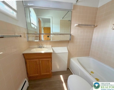816 Main Street - Photo Thumbnail 11
