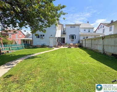 816 Main Street - Photo Thumbnail 14