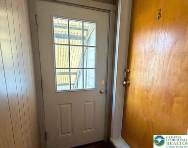 816 Main Street - Photo Thumbnail 3