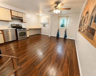 757 Mohawk Street - Photo Thumbnail 4