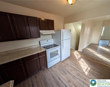 636 N Penn Street - Photo Thumbnail 3