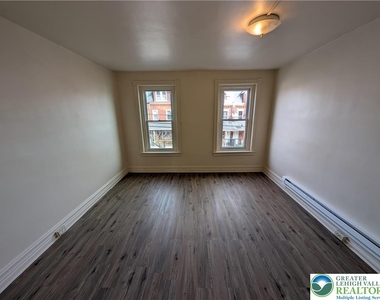 636 N Penn Street - Photo Thumbnail 4