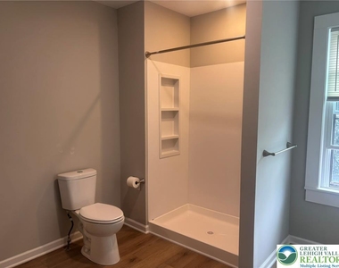 141 S 6th Street - Photo Thumbnail 10