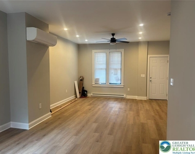 141 S 6th Street - Photo Thumbnail 2