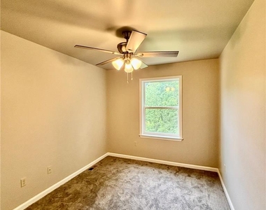 114 Frog Hollow Lane - Photo Thumbnail 8