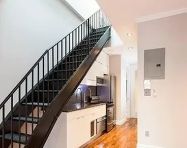 42 Avenue B - Photo Thumbnail 5