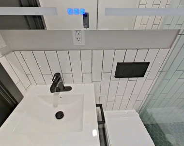 2154 2nd Avenue - Photo Thumbnail 2