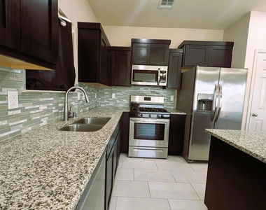 616 Rafael Marmolejo Street - Photo Thumbnail 7