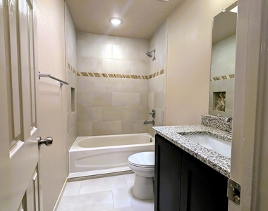 616 Rafael Marmolejo Street - Photo Thumbnail 11